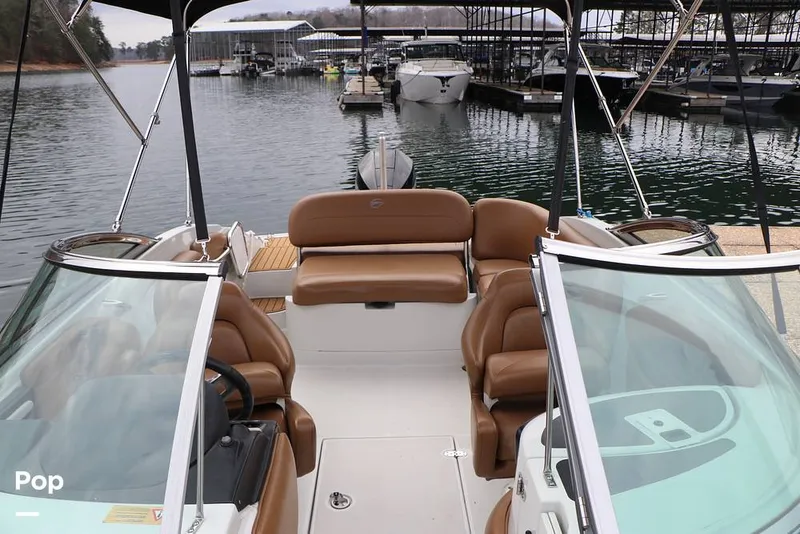 Slide: The Image of Crownline Boats E235 XS 2023 - 16143268
