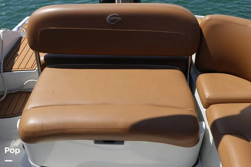 Slide: The Image of Crownline Boats E235 XS 2023 - 16295574