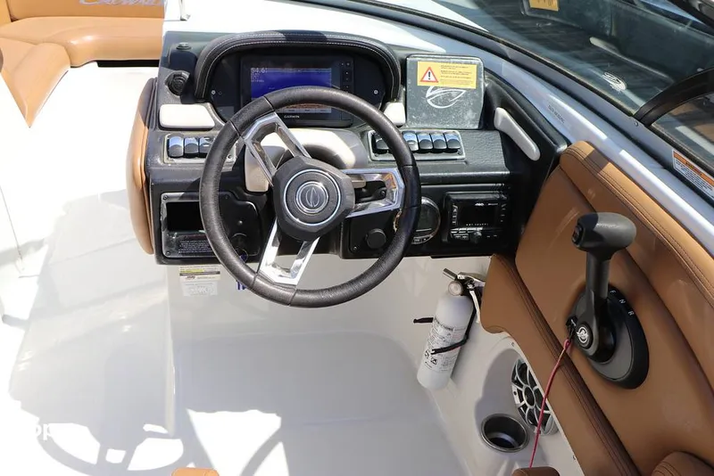 Slide: The Image of Crownline Boats E235 XS 2023 - 16295590