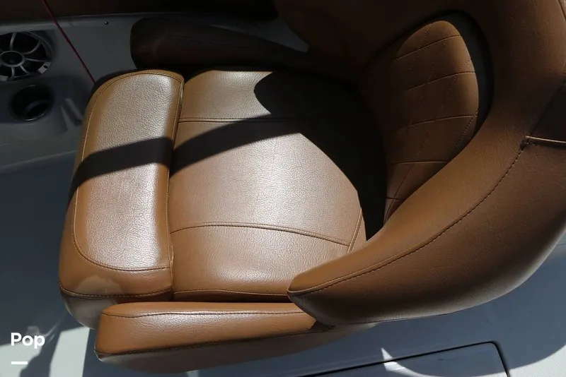 Slide: The Image of Crownline Boats E235 XS 2023 - 16295591