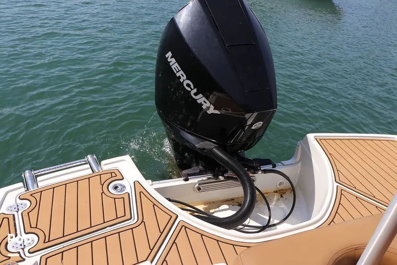 Slide: The Image of Crownline Boats E235 XS 2023 - 16295598