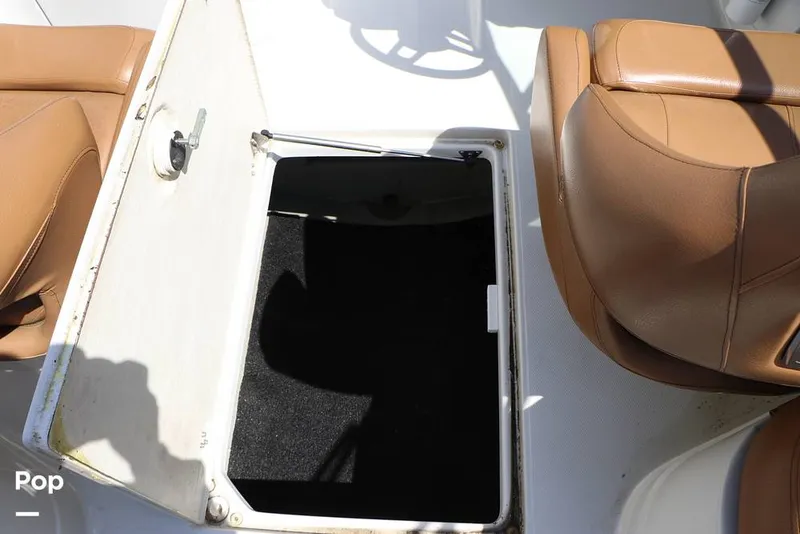 Slide: The Image of Crownline Boats E235 XS 2023 - 16295602