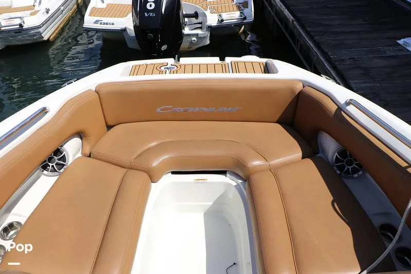 Slide: The Image of Crownline Boats E235 XS 2023 - 16295605