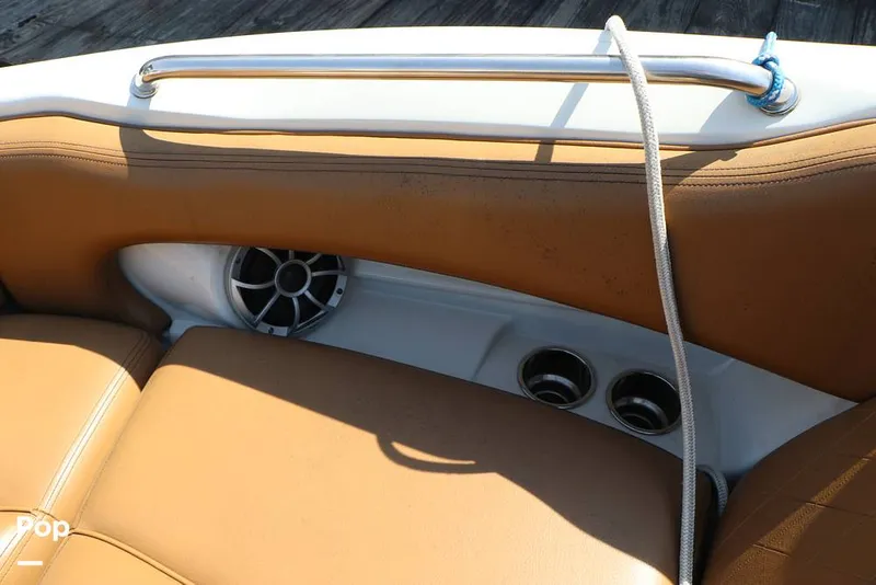 Slide: The Image of Crownline Boats E235 XS 2023 - 16295609