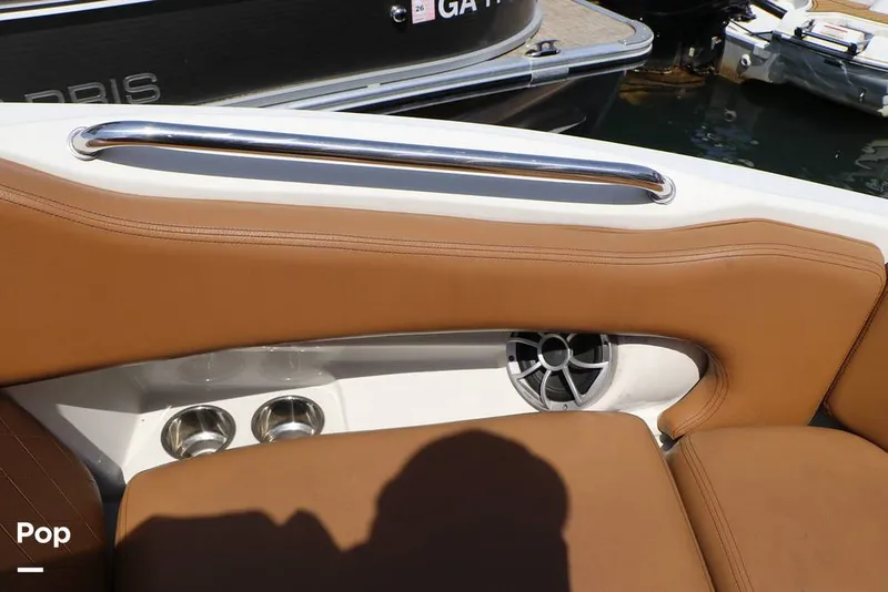 Slide: The Image of Crownline Boats E235 XS 2023 - 16295610