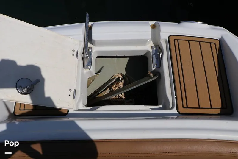 Slide: The Image of Crownline Boats E235 XS 2023 - 16295612