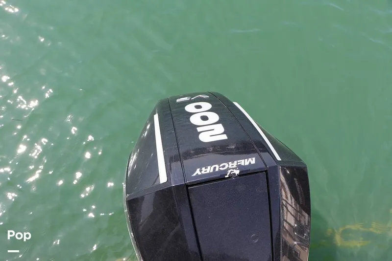 Slide: The Image of Crownline Boats E235 XS 2023 - 16295567