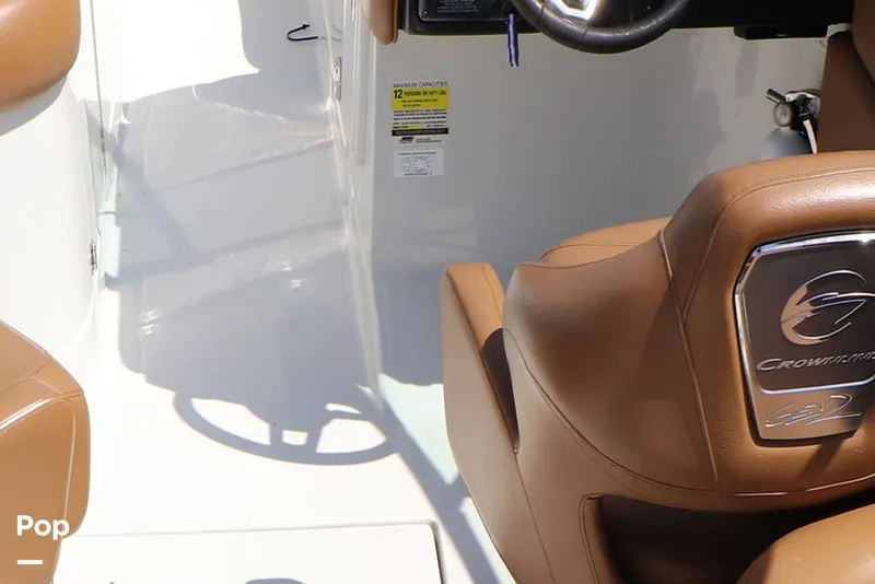 Slide: The Image of Crownline Boats E235 XS 2023 - 16295570