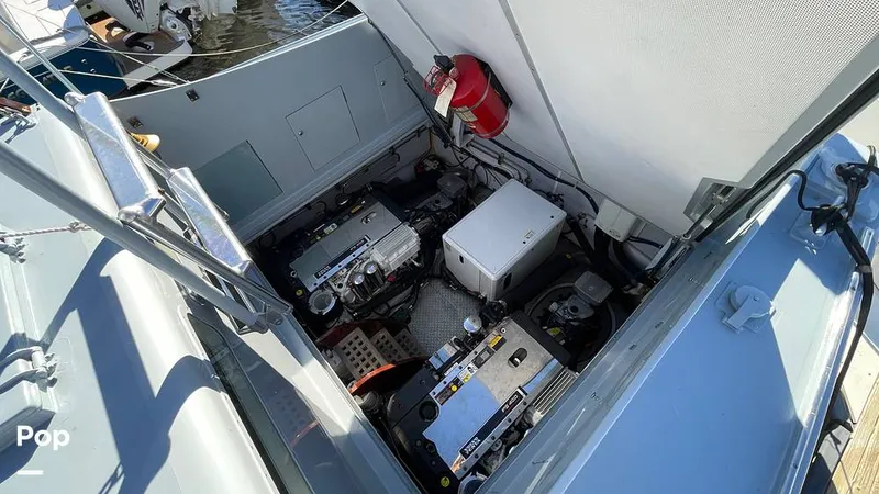 Slide: The Image of Engine Room Is Very Clean. One Of The Nicest I Have Seen - 16161141