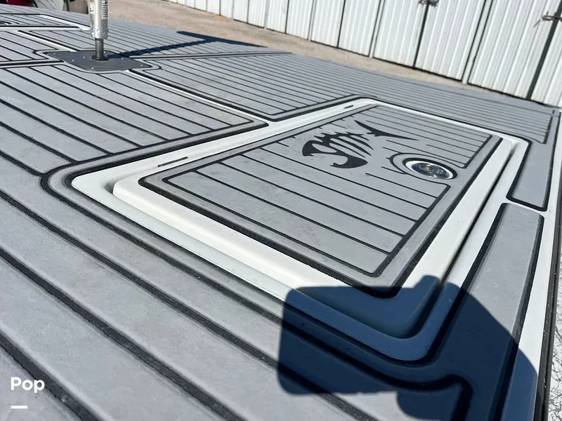 Slide: The Image of Dargel Kuda 250 2017 - 16210324