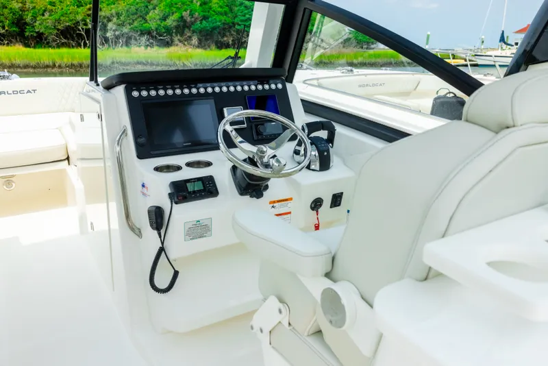 Slide: The Image of World Cat 260DC-X Dual Console 2024 - 28