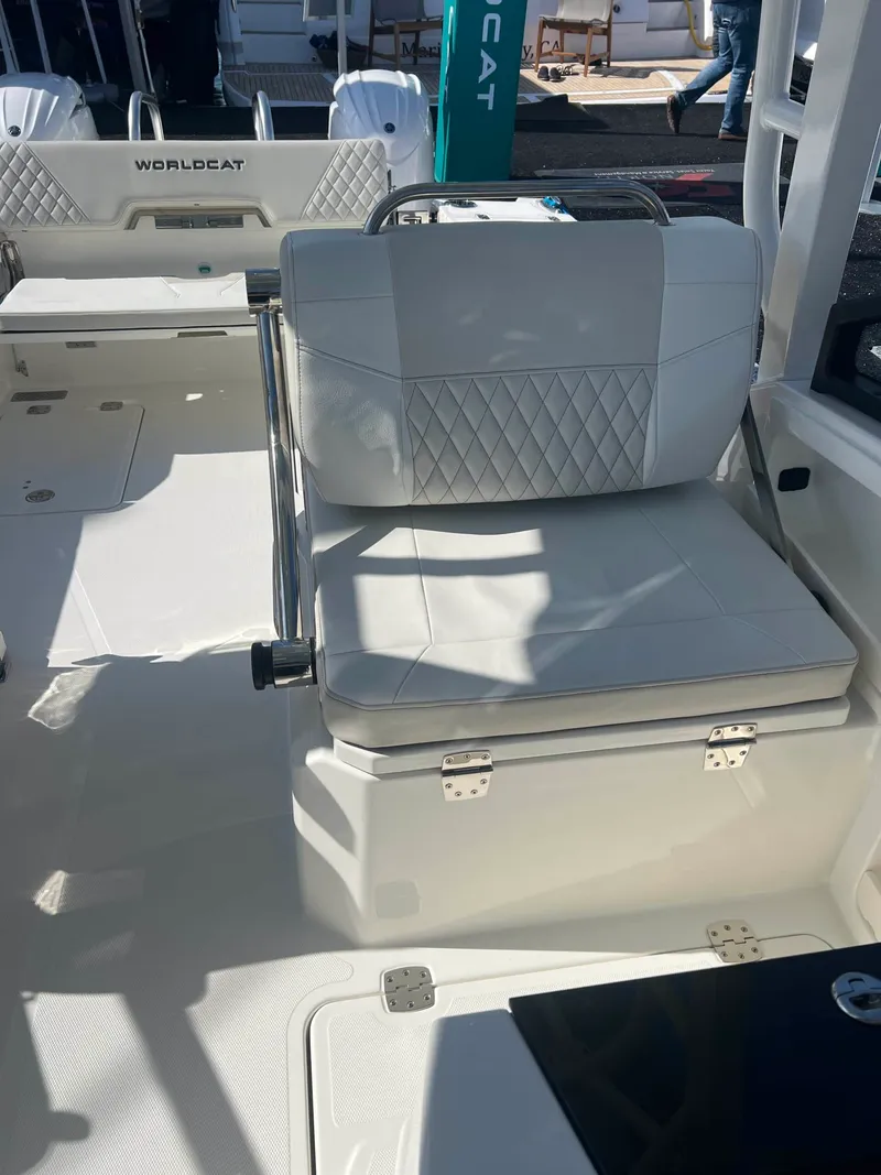 Slide: The Image of World Cat 260DC-X Dual Console 2024 - 21