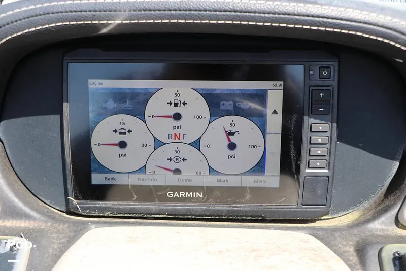 Slide: The Image of Crownline Boats E225 XS OB 2023 - 16295761