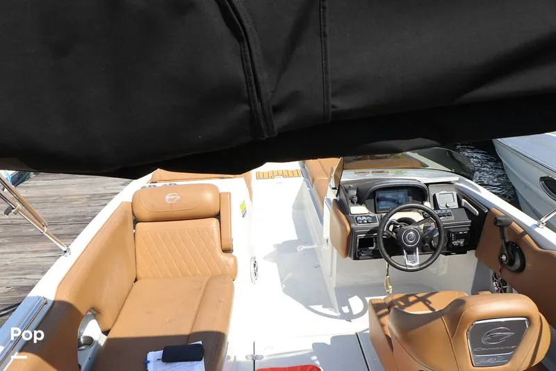 Slide: The Image of Crownline Boats E225 XS OB 2023 - 16295769