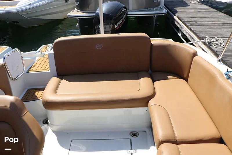 Slide: The Image of Crownline Boats E225 XS OB 2023 - 16295771