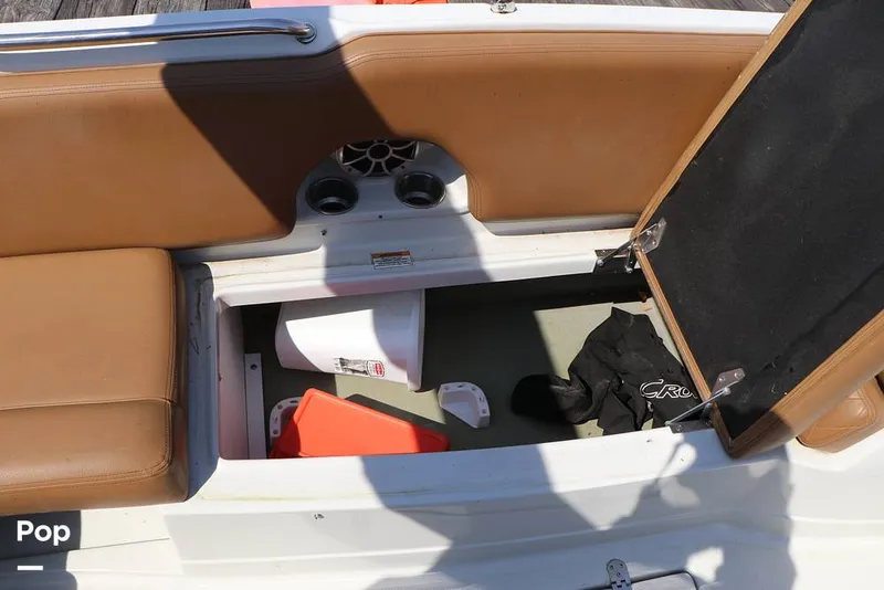 Slide: The Image of Crownline Boats E225 XS OB 2023 - 16295775