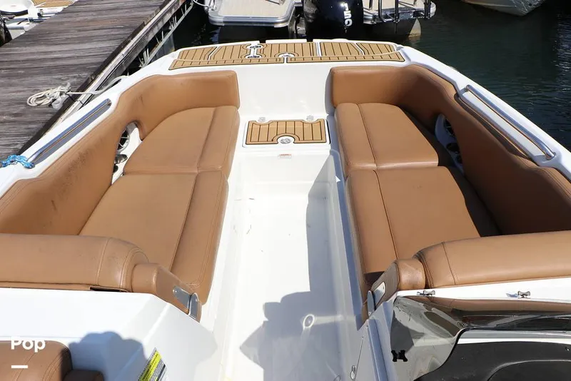 Slide: The Image of Crownline Boats E225 XS OB 2023 - 16295782