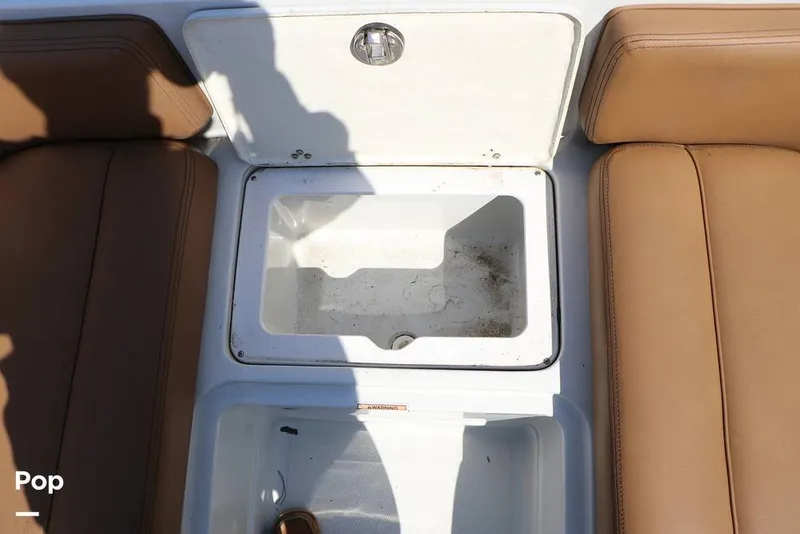 Slide: The Image of Crownline Boats E225 XS OB 2023 - 16295787
