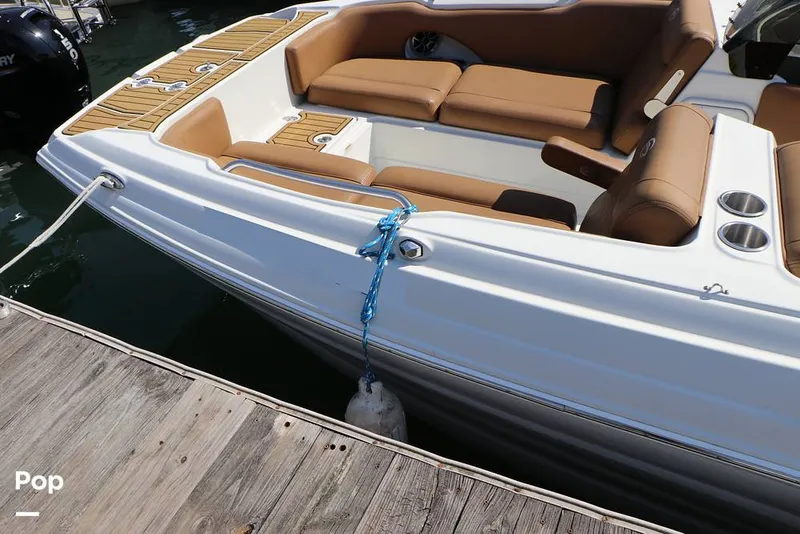 Slide: The Image of Crownline Boats E225 XS OB 2023 - 16295795