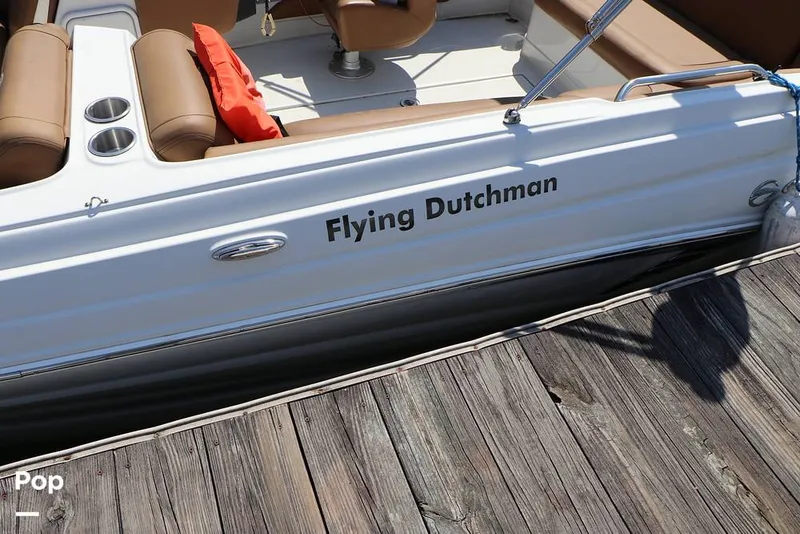 Slide: The Image of Crownline Boats E225 XS OB 2023 - 16295580