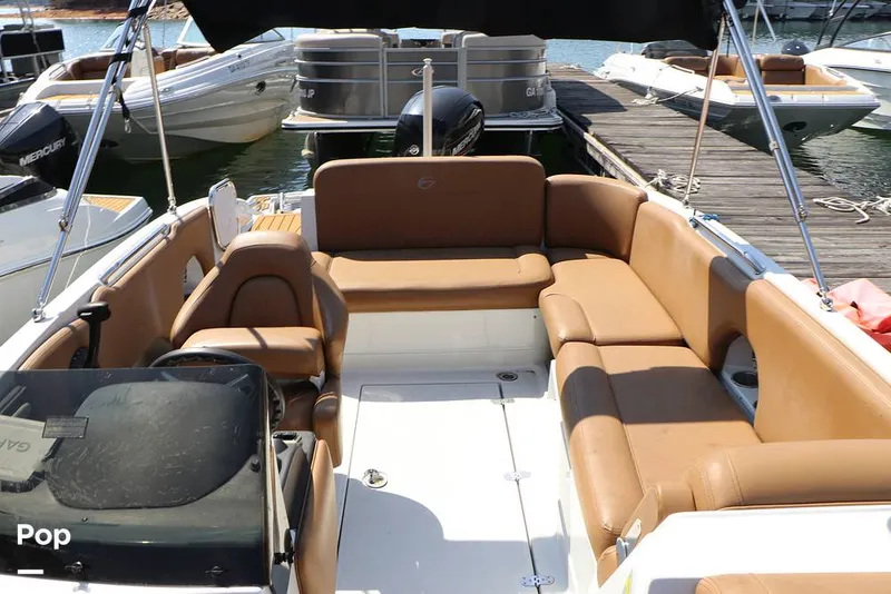 Slide: The Image of Crownline Boats E225 XS OB 2023 - 16295792