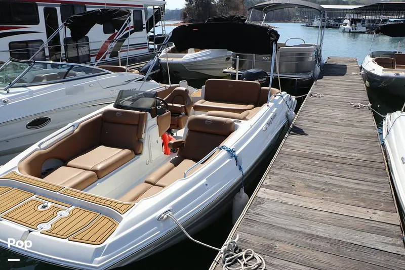 Slide: The Image of Crownline Boats E225 XS OB 2023 - 16295796