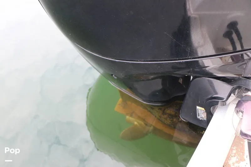 Slide: The Image of Crownline Boats E225 XS 2023 - 16142976