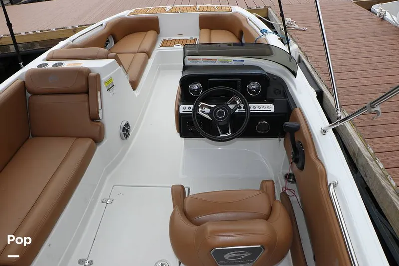 Slide: The Image of Crownline Boats E225 XS 2023 - 16142978