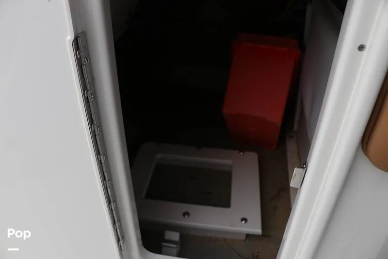 Slide: The Image of Crownline Boats E225 XS 2023 - 16142981