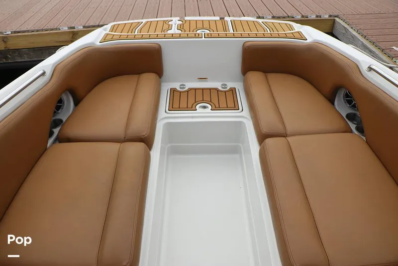 Slide: The Image of Crownline Boats E225 XS 2023 - 16142983