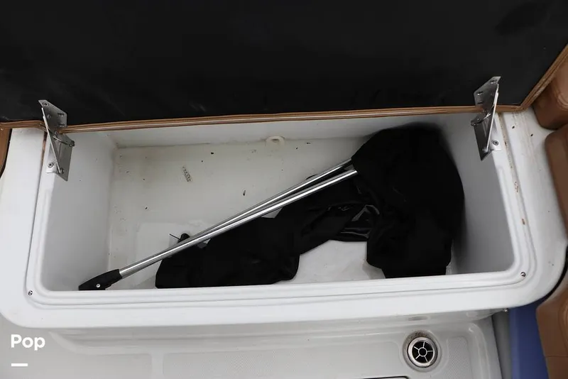 Slide: The Image of Crownline Boats E225 XS 2023 - 16142989