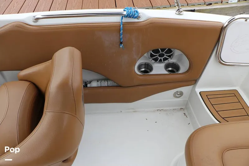 Slide: The Image of Crownline Boats E225 XS 2023 - 16142990