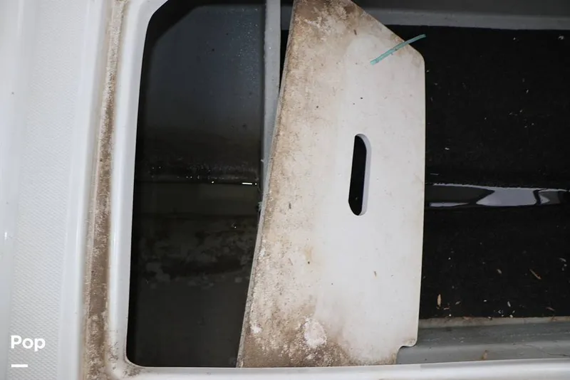 Slide: The Image of Crownline Boats E225 XS 2023 - 16142996