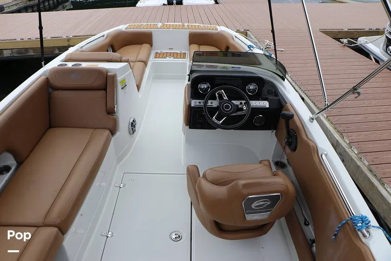 Slide: The Image of Crownline Boats E225 XS 2023 - 16143001