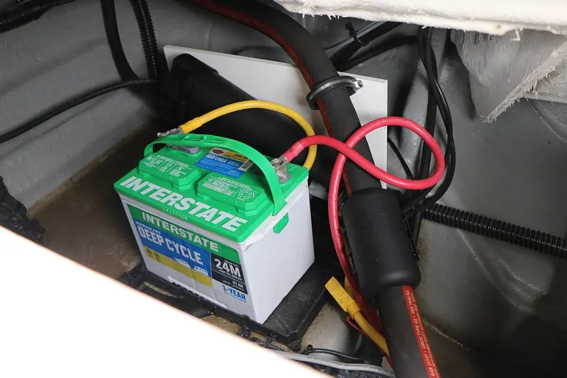 Slide: The Image of Crownline Boats E225 XS 2023 - 16143003