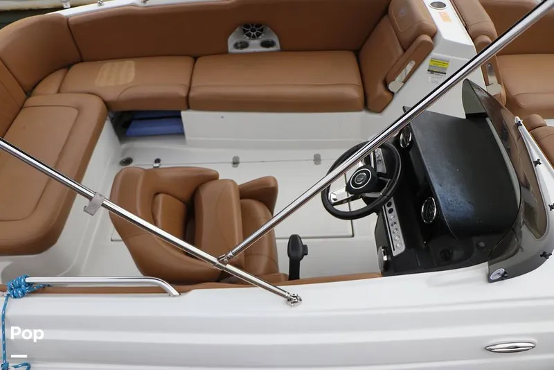 Slide: The Image of Crownline Boats E225 XS 2023 - 16142968