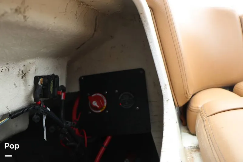 Slide: The Image of Crownline Boats E225 XS 2023 - 16143004