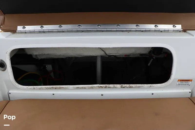 Slide: The Image of Crownline Boats E225 XS 2023 - 16143005