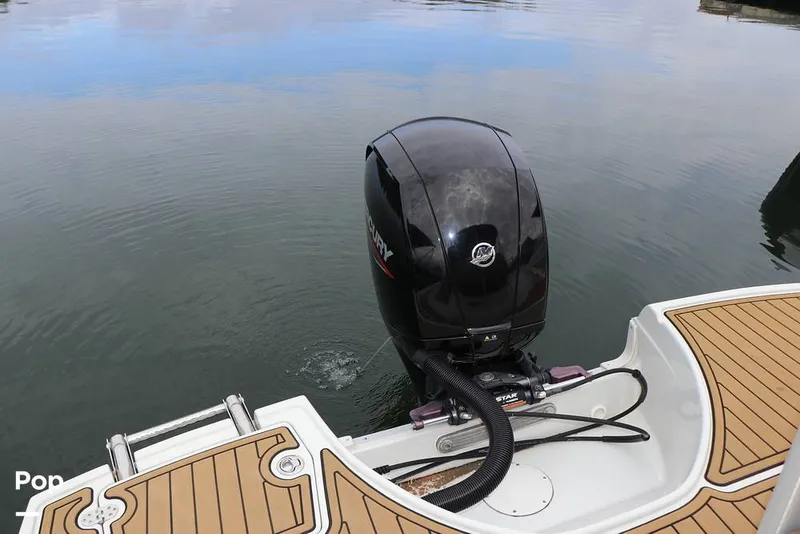 Slide: The Image of Crownline Boats E225 XS 2023 - 16143012