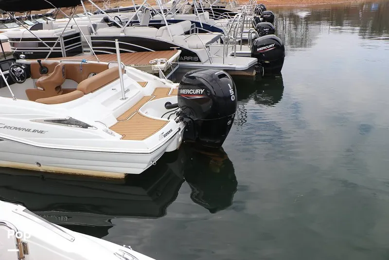 Slide: The Image of Crownline Boats E225 XS 2023 - 16143013