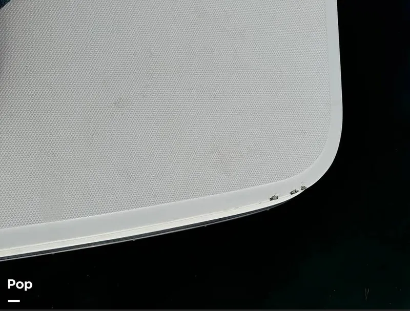 Slide: The Image of Crownline Boats E225 XS 2023 - 16143015