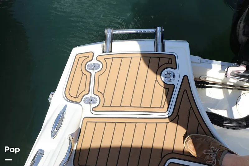 Slide: The Image of Crownline Boats E225 XS 2023 - 16368686