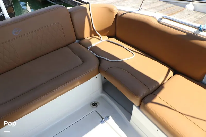 Slide: The Image of Crownline Boats E225 XS 2023 - 16368693