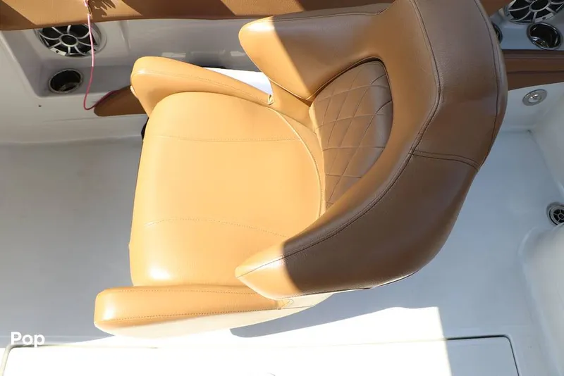 Slide: The Image of Crownline Boats E225 XS 2023 - 16368694