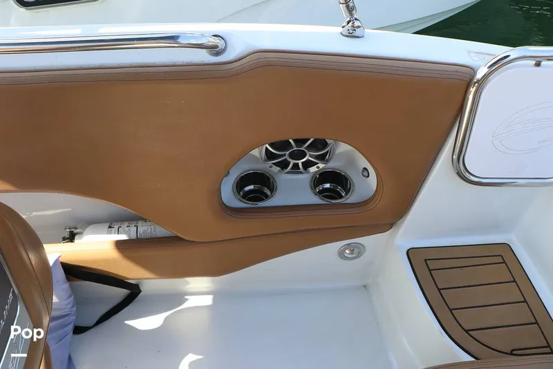 Slide: The Image of Crownline Boats E225 XS 2023 - 16368696