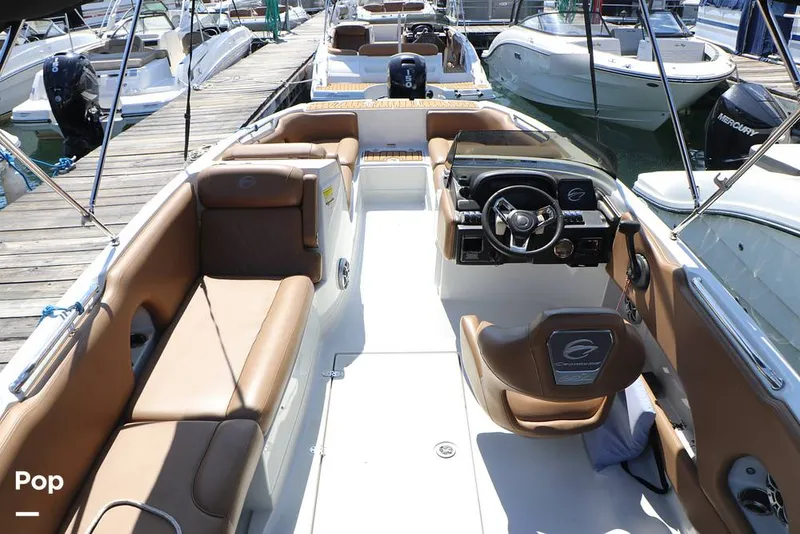 Slide: The Image of Crownline Boats E225 XS 2023 - 16368689