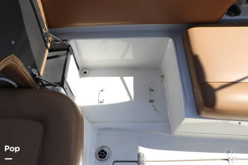 Slide: The Image of Crownline Boats E225 XS 2023 - 16368698