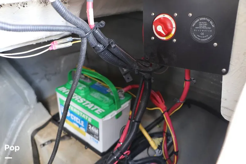 Slide: The Image of Crownline Boats E225 XS 2023 - 16368700