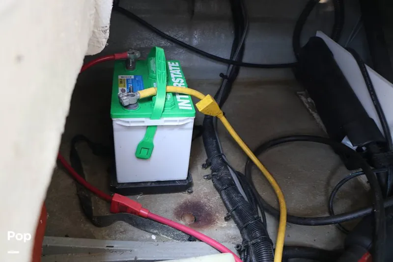 Slide: The Image of Crownline Boats E225 XS 2023 - 16368701