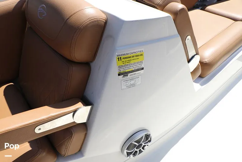 Slide: The Image of Crownline Boats E225 XS 2023 - 16368707